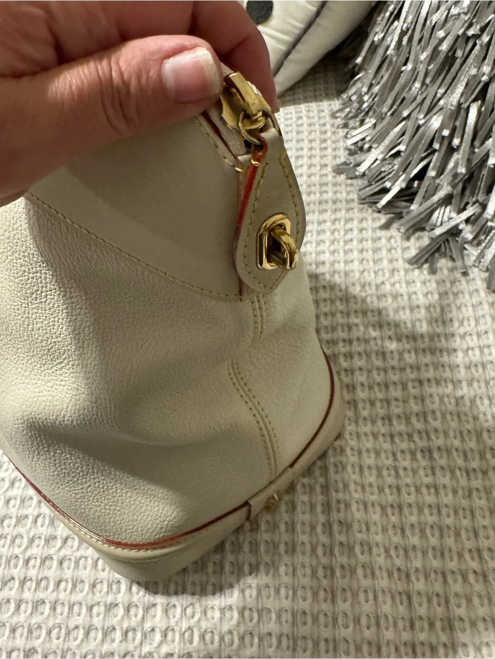 LV Suhali Goatskin Leather Lockit Bag in Ivory with Certificate of Authenticity